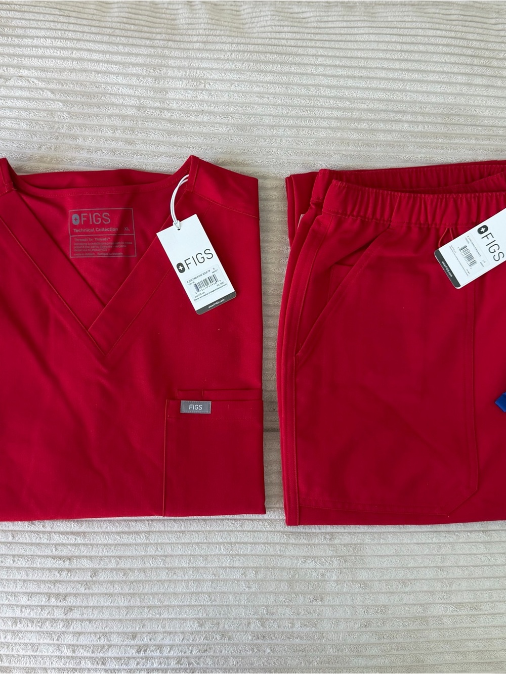 FIGS Mens Scrub Set NEW